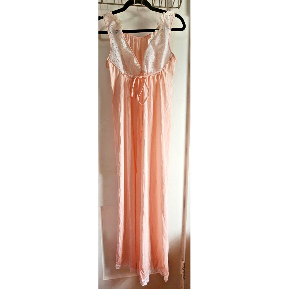 Vintage MISS ELAINE night gown white lace neck pink chiffon union made M/ L